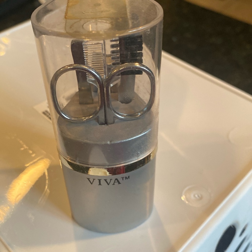 NIP Viva Manicure/Beauty Utensils Kit